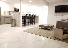 7 BR-Sleeps 15! Famous Lakefront by YouRent!