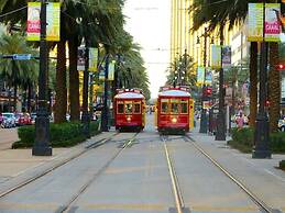 7 BR-Sleeps 15! Famous Lakefront by YouRent!