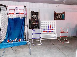 7 BR-Sleeps 15! Famous Lakefront by YouRent!