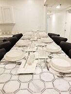 7 BR-Sleeps 15! Famous Lakefront by YouRent!