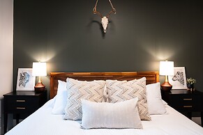 Hemlock Hangout By Revelstoke Vacations