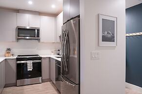 Hemlock Hangout By Revelstoke Vacations