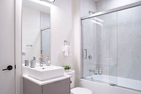 Hemlock Hangout By Revelstoke Vacations