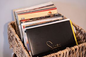 Hemlock Hangout By Revelstoke Vacations