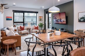 Hemlock Hangout By Revelstoke Vacations