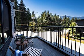 Hemlock Hangout By Revelstoke Vacations