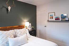 Hemlock Hangout By Revelstoke Vacations