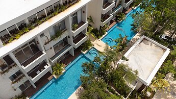 NHOA 207B Lux 1BR Condo Pool View in Aldea Zama