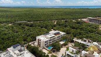 NHOA 207A Lux 2BR Condo Pool View in Aldea Zama