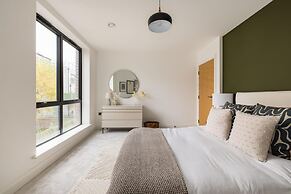 The Wembley Hideout - Stylish 2bdr Flat With Balcony