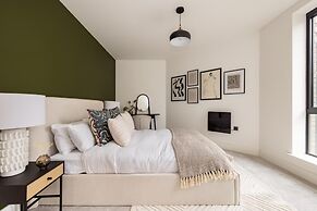 The Wembley Hideout - Stylish 2bdr Flat With Balcony