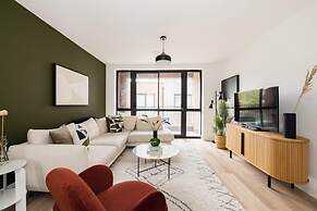 The Wembley Hideout - Stylish 2bdr Flat With Balcony