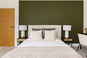 The Wembley Hideout - Stylish 2bdr Flat With Balcony