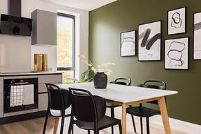 The Wembley Hideout - Stylish 2bdr Flat With Balcony