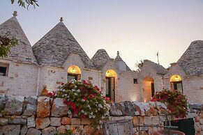 TD Trulli Della Magnolia Trulli w Amazing Garden