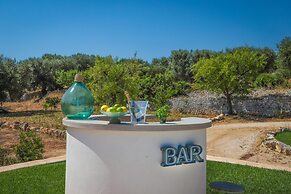 TD Trulli Della Magnolia Trulli w Amazing Garden