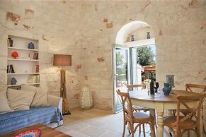 TD Trulli Della Magnolia Trulli w Amazing Garden