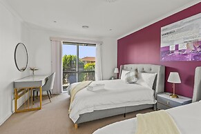 StayAU Stunning 4BRHouse Berwick