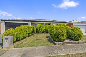 StayAU Stunning 4BRHouse Berwick