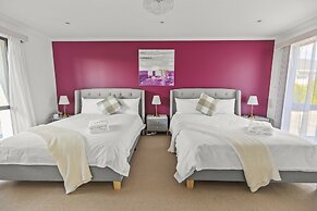 StayAU Stunning 4BRHouse Berwick