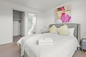 StayAU Stunning 4BRHouse Berwick