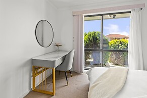 StayAU Stunning 4BRHouse Berwick