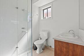 StayAU Stunning 4BRHouse Berwick