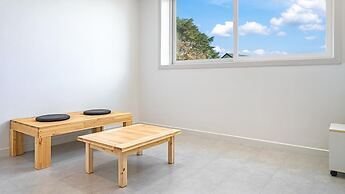 Gangneung Lacblanc Pension