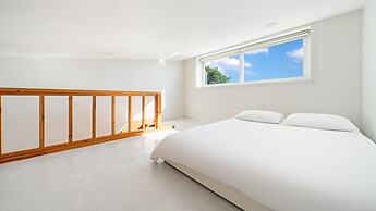 Gangneung Lacblanc Pension