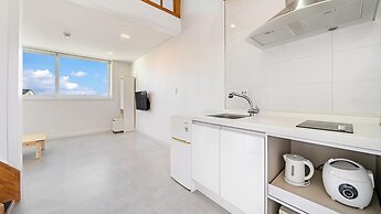 Gangneung Lacblanc Pension