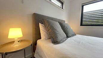 StayAU Modern 4BR Townhouse Bayswater
