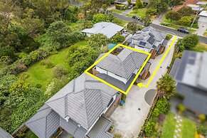 StayAU Modern 4BR Townhouse Bayswater