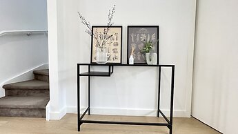 StayAU Modern 4BR Townhouse Bayswater