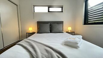 StayAU Modern 4BR Townhouse Bayswater