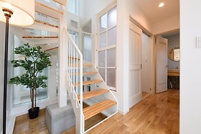 Wakoso Harmonious Light West