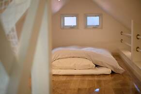 Wakoso Harmonious Light West