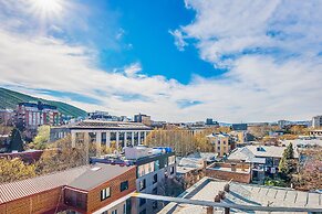H&B apartments Pier Kobakhidze