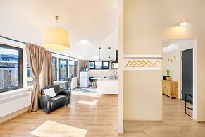 H&B apartments Pier Kobakhidze