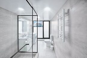 H&B apartments Pier Kobakhidze