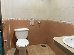 OYO 90896 Gold Hill Hotel