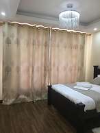 Lux Suites Silver Habor Apartments