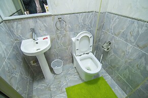 Lux Suites Silver Habor Apartments