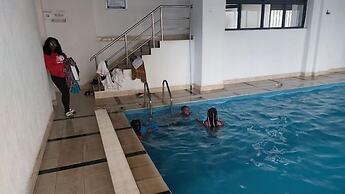 Lux Suites Silver Habor Apartments