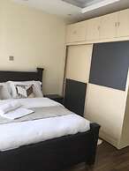Lux Suites Silver Habor Apartments