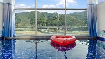 Gyeongju Joypoolvilla&kidspension