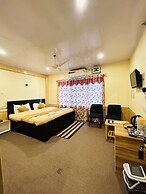 The Iceland Hotel Srinagar