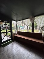 The Iceland Hotel Srinagar