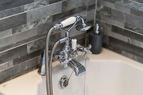 The Bensil - Carnoustie Meets The Hamptons