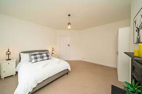 The Bensil - Carnoustie Meets The Hamptons