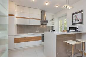 Apartment Nowy Świat Warsaw by Renters